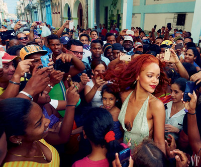 Rhianna with Fans